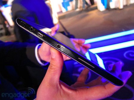 Acer Iconia Tab M500 на выставке в Тайбее